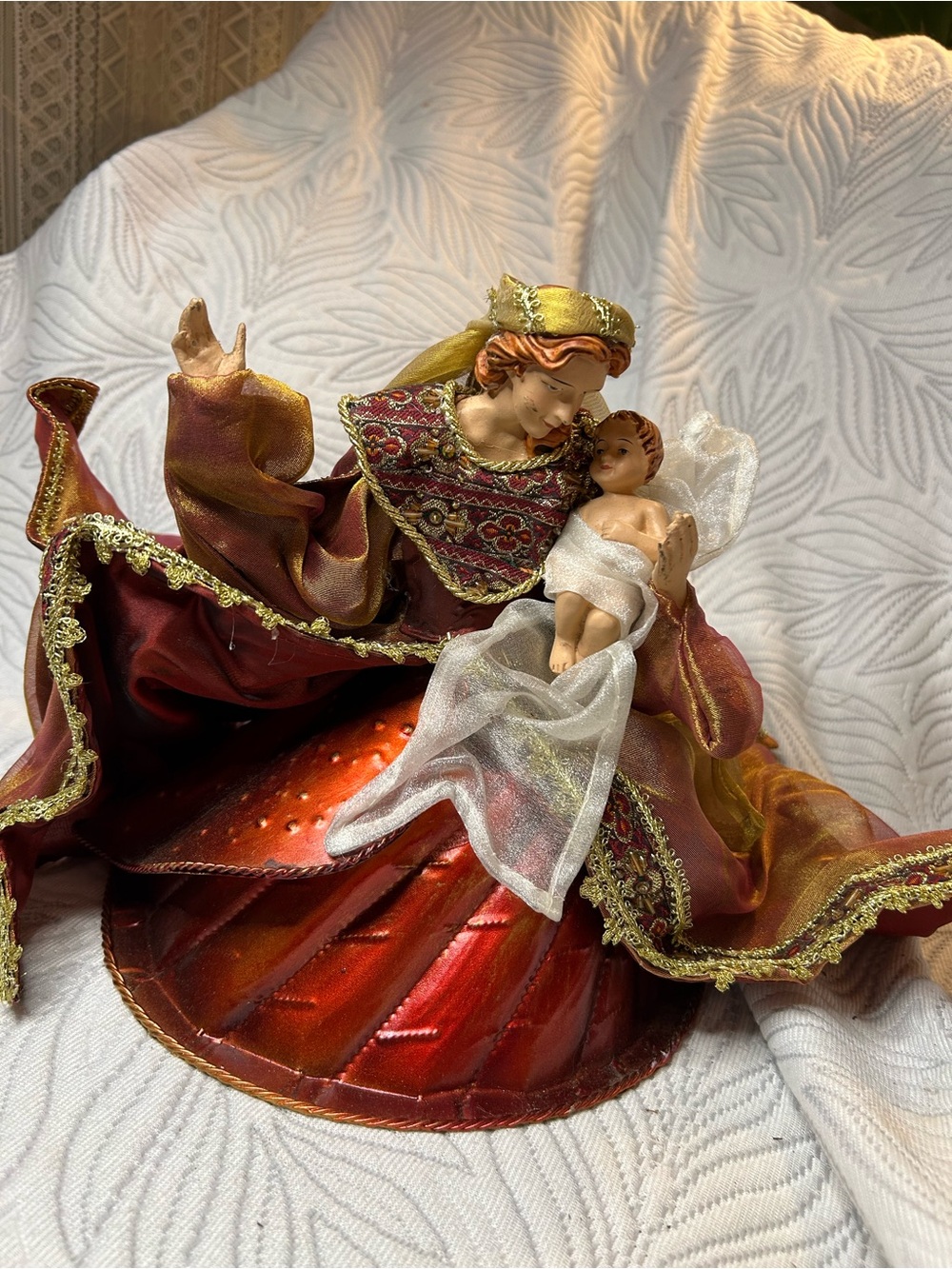 Religious Mary and Jesus Figure in Burgundy and Gold. Metal base